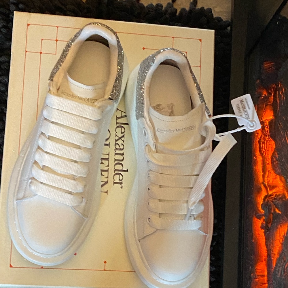 Alexander McQueen size:37 =size5ykids=6 & 1/2 W